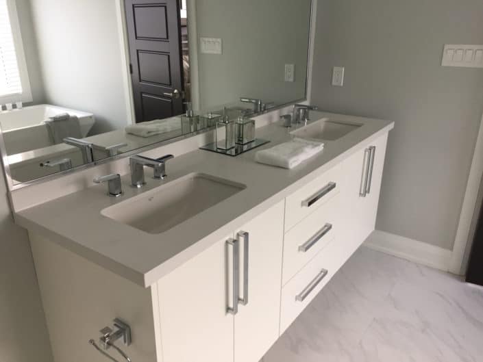 Bathroom & Fixtures